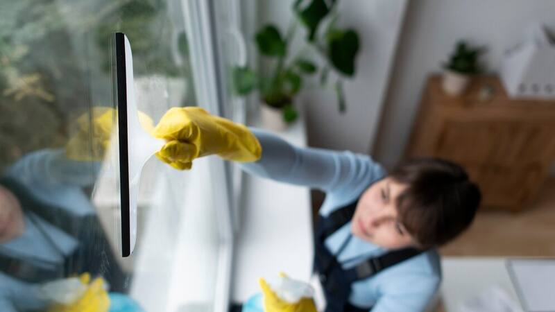 El Gobierno trabaja en un beneficio de la Seguridad Social por contratar empleadas del hogar.