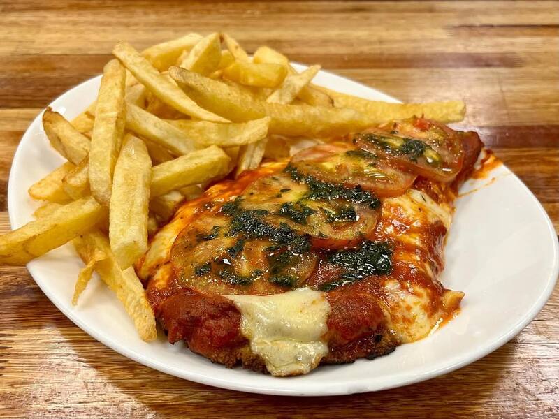 La propuesta gastronómica del bodegón incluye una gran variedad de platos tradicionales y sabrosos. (Foto: Instagram @gevsbuffet)