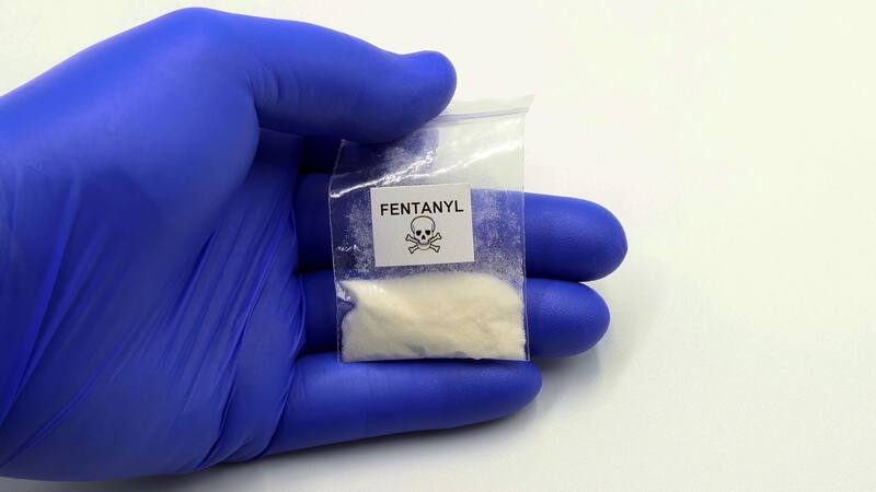 El fentanilo es un opioide que se utiliza para mitigar dolores, aunque en el mercado ilegal lo volvió un narcótico.