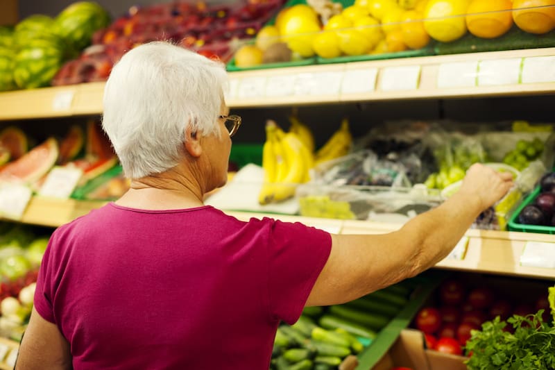 El descuento se realiza utilizando la tarjeta de débito asociada a la prestación ANSES. (Fuente: Freepik)