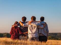 El argentino detrás del Día del Amigo: ¿quién es el lomense que instauró la celebración?