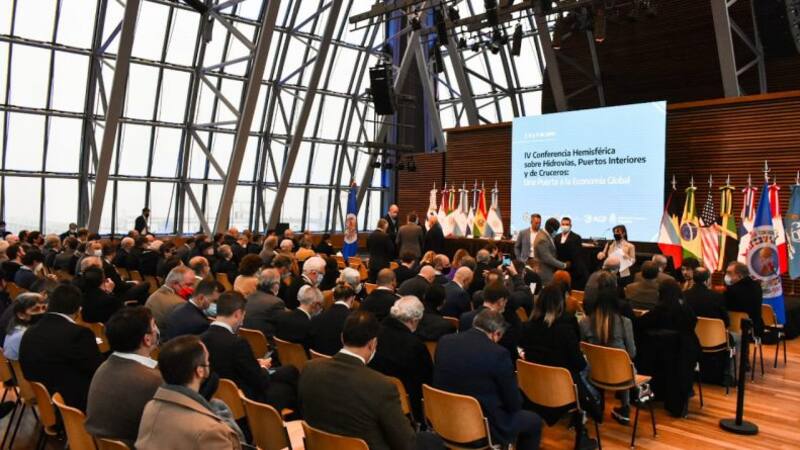 Salón de la Terminal de Cruceros Benito Quinquela Martín.