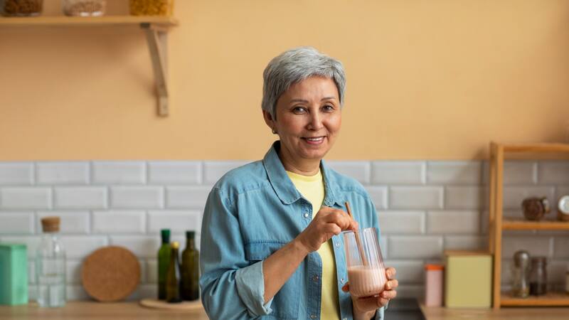 En pocos minutos se puede obtener un batido natural altamente beneficioso para la salud.