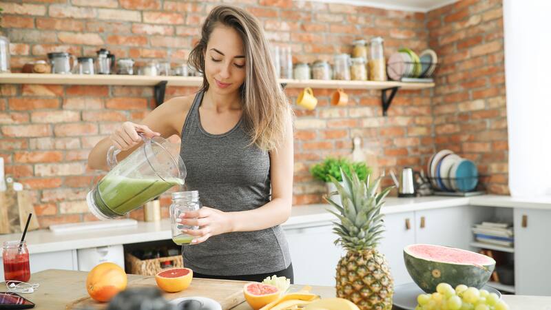 Las semillas de chía, además de su alto contenido en fibra, también son una fuente vegetal de proteínas.