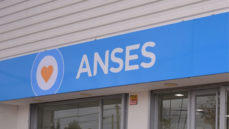 ANSES permite acceder a una pensión en caso de que fallezca el cónyuge o a los familiares más directos.