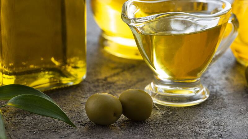 El Gobierno promete un "futuro próspero" para el aceite de oliva frente a los aranceles de Donald Trump.