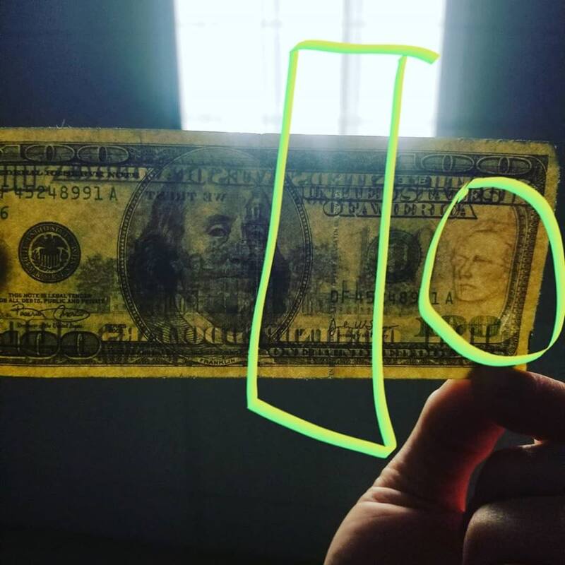 A pesar de ser el escenario de mayor utilidad a corto plazo, la detección de billetes falsos pone en riesgo cualquier tipo de operación y la City volvió a emitir una alerta por los billetes de dólares de Varsovia.