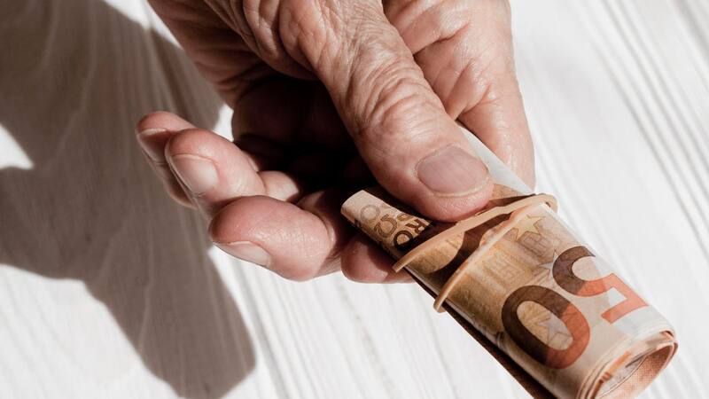 Las amas de casa pueden solicitar la nueva pensión de 500 euros en septiembre 2024: deben cumplir solo 2 requisitos. (Imagen: archivo)