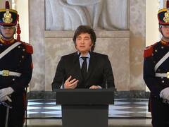 Milei, en la inauguración del busto de Menem: "A la inflación le estamos ganando"