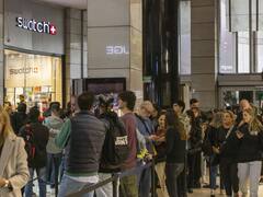 Omega x Swatch: la nueva y exclusiva colección de relojes causó furor en el Alto Palermo