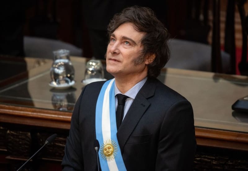 Según Álvaez Agis, el plan económico de Milei puede salir bien si la sociedad aguanta las consecuencias del ajuste.