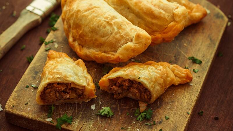 En el corazón de CABA, un acogedor local se especializa en empanadas salteñas.