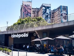 Abre un complejo de cines frente a la Facultad de Medicina: qué cadena lo opera y cuántas salas ya tiene en el país