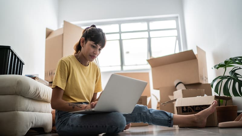 Los bajos salarios y el precio del alquiler impiden la emancipación de los jóvenes españoles.