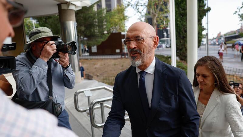 El rector de la Complutense se ratifica y dice que no hubo irregularidad en torno a Begoña Gómez.