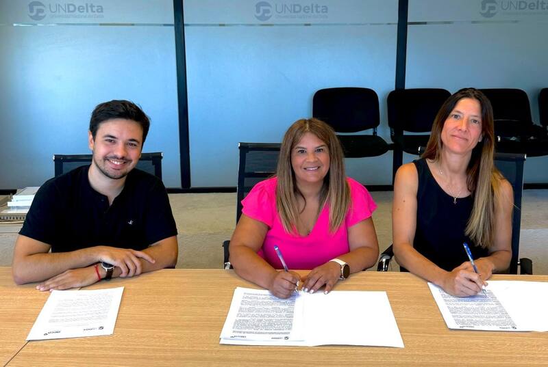 Mg. Sebastián Rovira, Sec. Administrativo y Financiero de la UNDelta; Lic. Carolina Farías, Rectora de la UNDelta; y Bárbara Anzini, Gerente Ejecutiva de AECA.