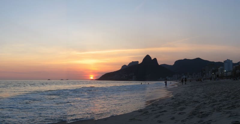 Ipanema ha sido reconocida como la playa con la mejor atmósfera del mundo, según el prestigioso medio Telegraph. (Foto: Wikimedia Commons)