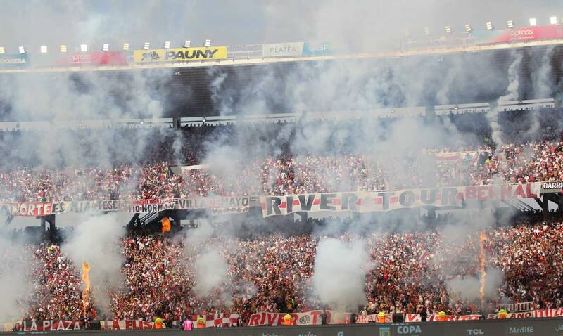 Los hinchas de River también coparon su tribuna popular en el Estadio Mario Kempes, de Córdoba. (Foto: NA/Daniel Cáceres)