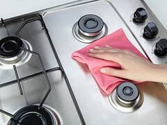 El particular e impensado uso que tiene el aceite de bebés en la cocina: este es el sorprendente resultado