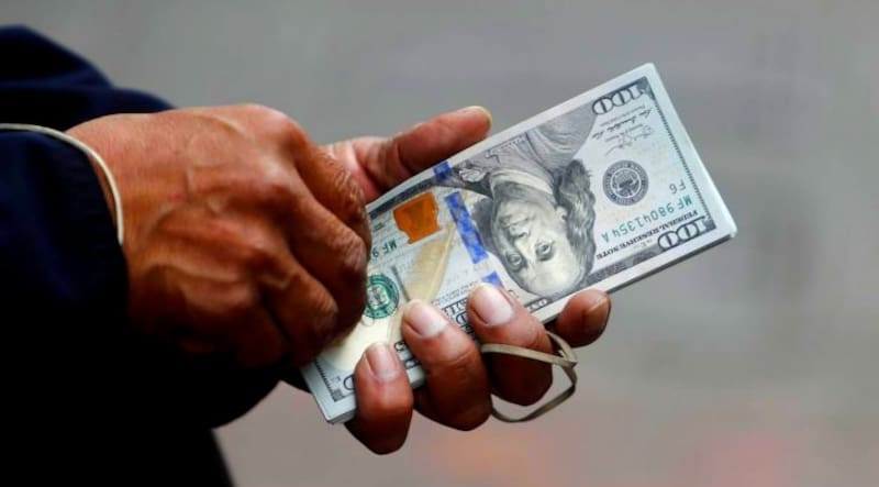 Zara y H&M ya no recibirán estos billetes en ninguna de sus tiendas en todo el país. Fuente: Archivo.