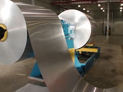 Nuevo golpe para el dueño de FATE: el Gobierno eliminó un arancel “clave” para otra de sus empresas