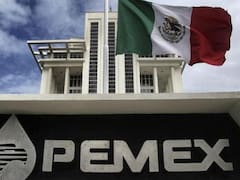 Pemex desploma su exportación de crudo a mínimos históricos mientras prioriza la refinación local