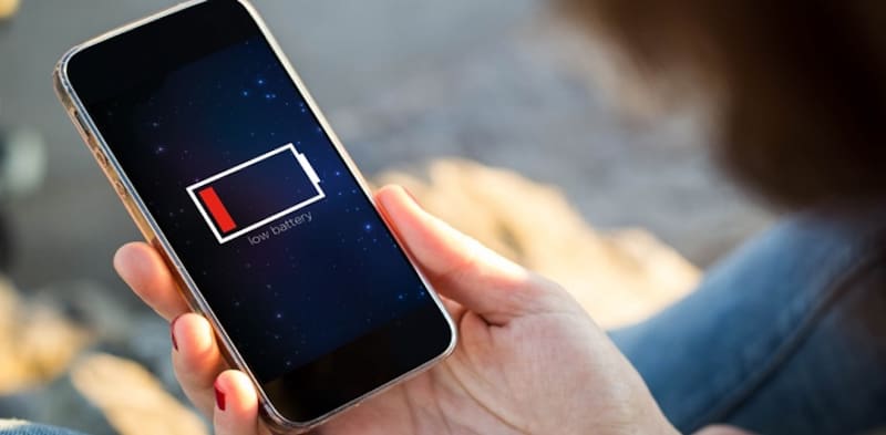 Urgente | Los bomberos confirman porque nunca debes cargar tu teléfono así o podrías incendiarlo todo. Fuente: Shutterstock