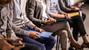 Por la crisis financiera, una provincia congeló el empleo público hasta diciembre: qué alcance tiene la medida