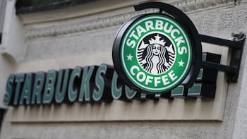 Alsea alista el menú de 2026: busca 4,000 MDP en la BMV para fortalecer a Starbucks, Domino’s y Burger King