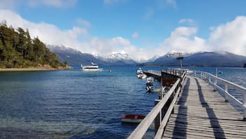 Montañas, lagos y silencio: el rincón patagónico que guarda un bosque milenario