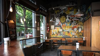 Famosa cadena de hamburguesas enfrenta la quiebra por segunda vez en 7 meses, ahora por juicio laboral