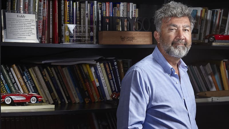 El empresario Teddy Karagozian fue despedido del Consejo de Asesores