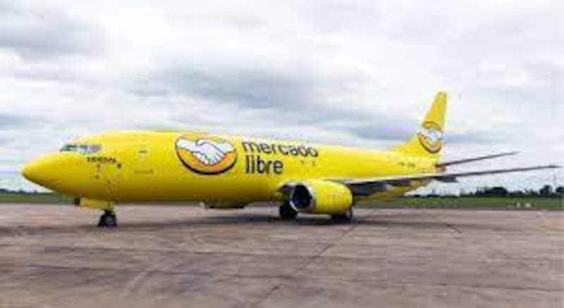 Mercado Libre anunció en el país la entrega de paquetes con aviones en la Patagonia