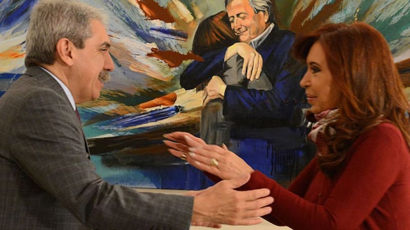 Otros tiempos: Aníbal Fernández y Cristina Kirchner, durante sus años de trabajo compartidos en el Estado.