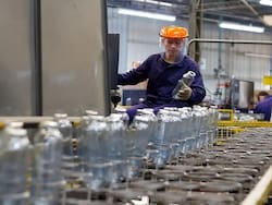 Lumilagro abandona la producción de termos en la Argentina: importará todo desde Asia