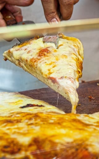 Esta clásica pizzería porteña es récord mundial por la cantidad de reseñas en Google