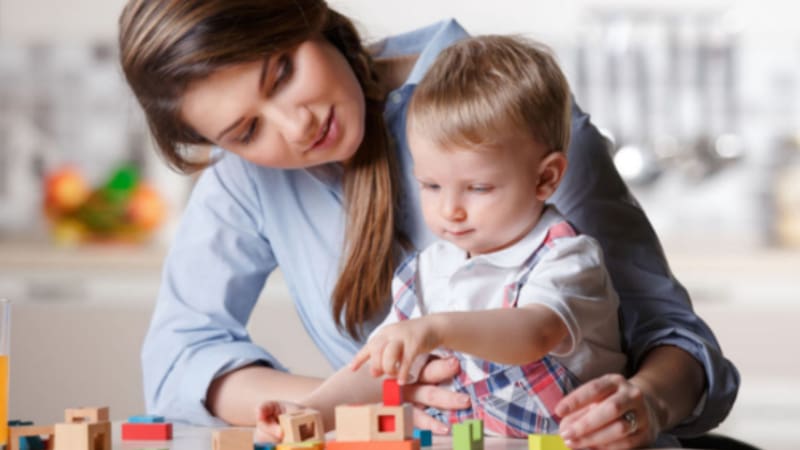 Nuevo aumento: cuánto cobran las niñeras y cuidadoras en octubre de 2025. (Fuente: Archivo)