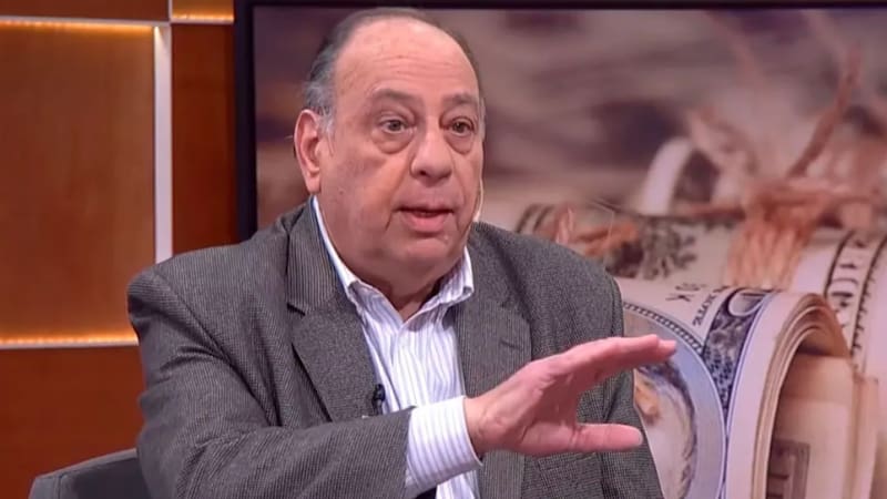 Roberto Cachanosky remarcó que la corrección del dólar oficial no es suficiente.