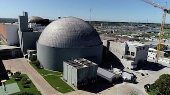 Milei mueve sus fichas en el sector nuclear: Caputo activa la venta parcial de Nucleoeléctrica