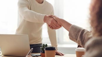 Reforma laboral | Los empleados del estado trabajaran 5 horas menos por semana a partir de esta fecha