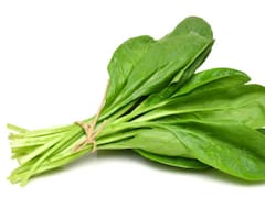 Ni hervida ni salteada: la mejor forma de cocinar espinaca para que mantenga sus propiedades