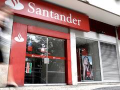 ALERTA BBVA y Santander: si recibes un correo, podría ser una estafa, cómo detectarla
