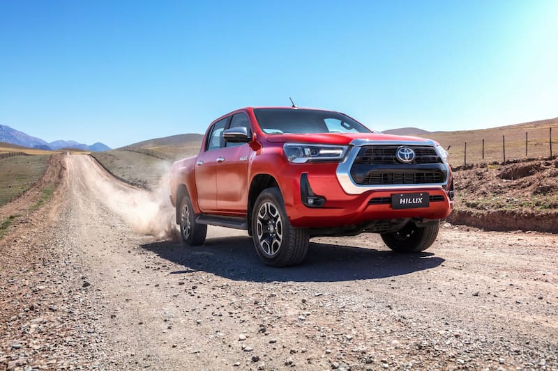 En el segmento de pick-ups, la Hilux continúa como la más vendida.
