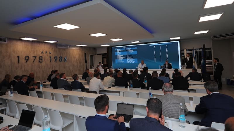 El sorteo de la Liga Profesional y la Copa de la Liga 2023 se realizó en el predio que la AFA posee en Ezeiza.