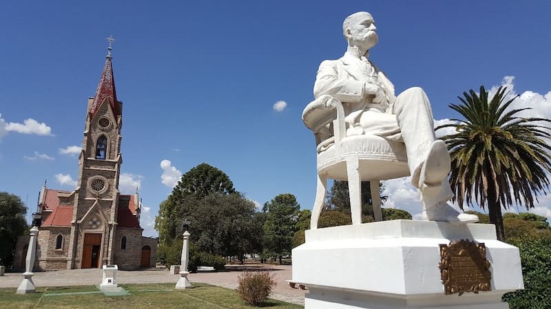La Plaza Ernesto Tornquist es el lugar para conocer si visitas el pueblo fundado por los alemanes.
