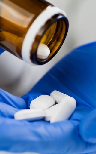 Mariano Giménez, farmacéutico: “El ibuprofeno de 600 mg no alivia más que el de 400 y puede provocar más efectos secundarios”