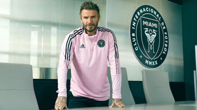 A sus 51 años, David Beckham, presidente y cofundador del Inter de Miami, ha construido un próspero imperio comercial tras retirarse del futbol profesional en 2013.
