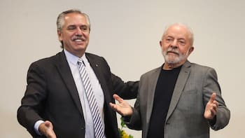 “Salieron de la selva”: Alberto Fernández reaviva la polémica sobre los brasileños con un spot de Lula