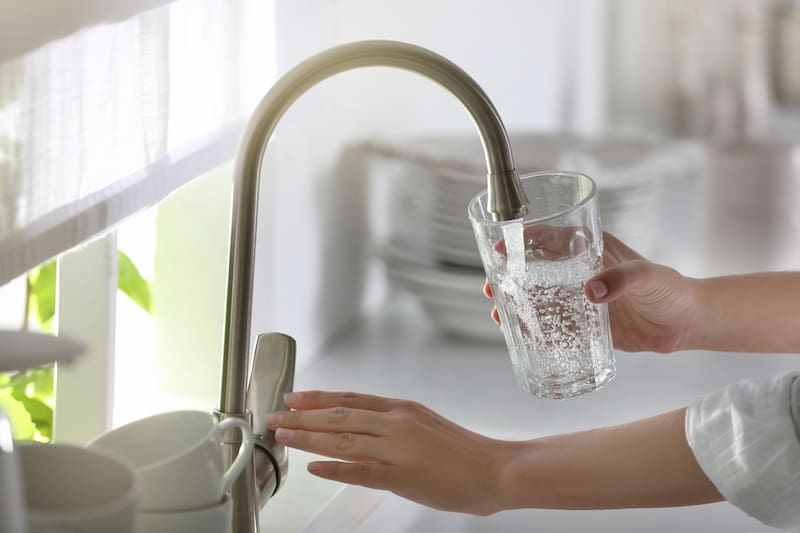 Alerta sanitaria en Guadalajara: investigan contaminación en la red de agua potable. Fuente: Shutterstock.