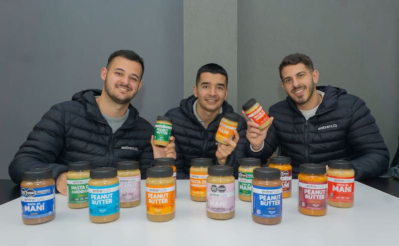 Tienen 13 productos distintos entre pastas de maní, miel, aceite de coco y ghee.